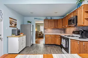246 29th St, Lindenhurst, NY 11757 - Photo 9