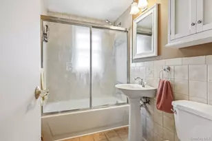 246 29th St, Lindenhurst, NY 11757 - Photo 13