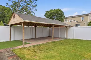 246 29th St, Lindenhurst, NY 11757 - Photo 21
