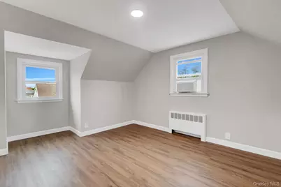 792 Highview Avenue, Westbury, NY 11590 - Photo 19