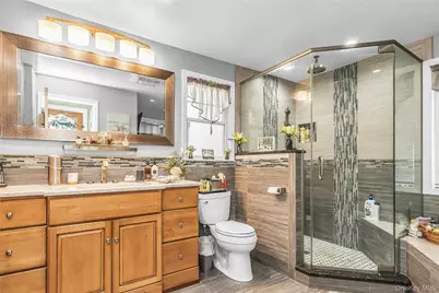 18 Hedge Lane, Westbury, NY 11590 - Photo 15