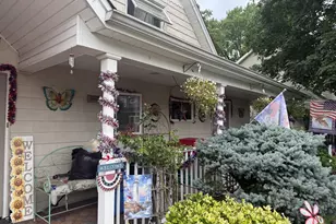 18 Hedge Ln, Westbury, NY 11590 - Photo 5