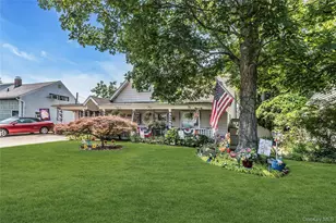 18 Hedge Ln, Westbury, NY 11590 - Photo 3