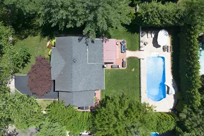 98 Florida Avenue, Commack, NY 11725 - Photo 35