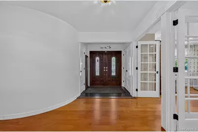 98 Florida Avenue, Commack, NY 11725 - Photo 11