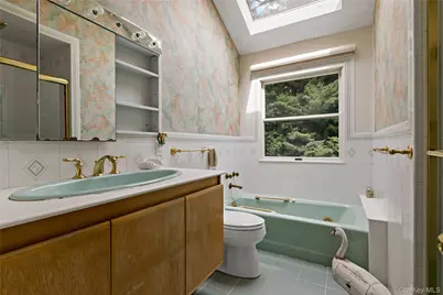 120 Cedar Drive E, Briarcliff Manor, NY 10510 - Photo 15