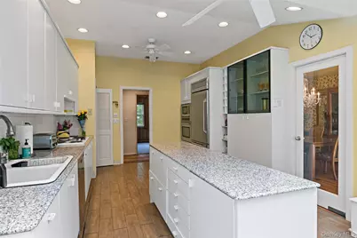 120 Cedar Drive E, Briarcliff Manor, NY 10510 - Photo 11