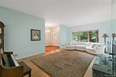 120 Cedar Drive E, Briarcliff Manor, NY 10510 - Photo 5