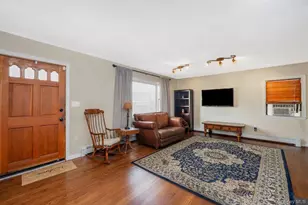 57 Overton St, Freeport, NY 11520 - Photo 5