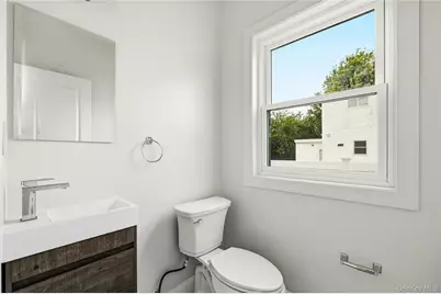 1104 Washington Avenue, Westbury, NY 11590 - Photo 15