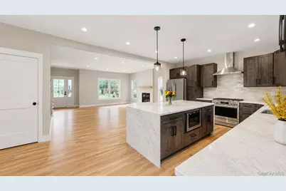39 Surrey Drive, Center Moriches, NY 11934 - Photo 9