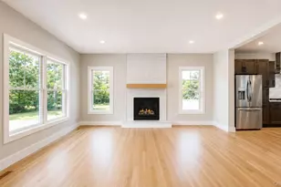 39 Surrey Dr, Center Moriches, NY 11934 - Photo 5