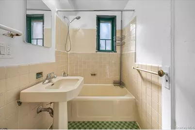1700 Metropolitan Avenue #4F, Bronx, NY 10462 - Photo 7