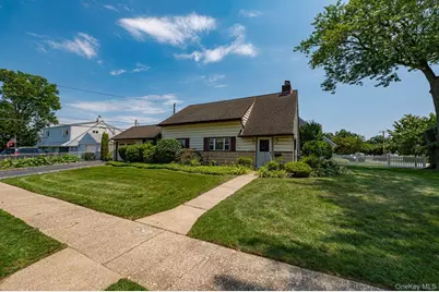 2052 Wilson Lane, East Meadow, NY 11554 - Photo 3