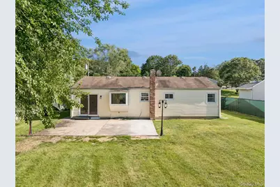 98 Rose Place, Selden, NY 11784 - Photo 5