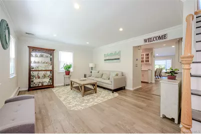 10 Dorset Lane, Rockville Centre, NY 11570 - Photo 3