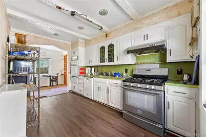 140-50 Quince Avenue, Flushing, NY 11355 - Photo 9
