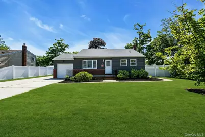 29 Edgewater Avenue, Bayport, NY 11705 - Photo 3