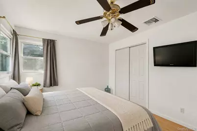 29 Edgewater Avenue, Bayport, NY 11705 - Photo 17