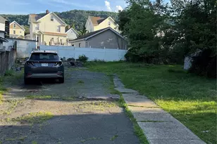 29 Spring St, Haverstraw, NY 10927 - Photo 9