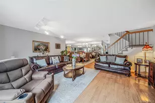 113 Laurel Ln, Wantagh, NY 11793 - Photo 5