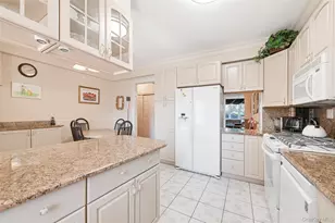 69-10 108th St, Forest Hills, NY 11375 - Photo 11
