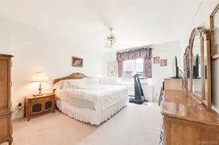 69-10 108th St, Forest Hills, NY 11375 - Photo 13