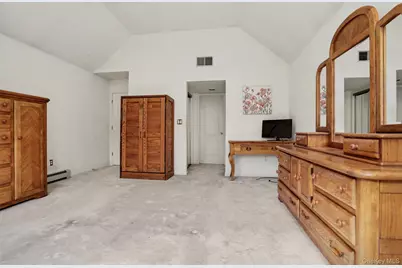 3176 Woodfield Court, Yorktown Heights, NY 10598 - Photo 17