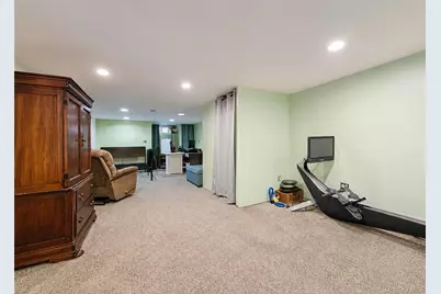19 Evy Court, Sayville, NY 11782 - Photo 17