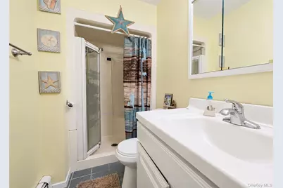 19 Evy Court, Sayville, NY 11782 - Photo 15