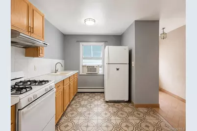 115-08 Poppenhusen Avenue, College Point, NY 11356 - Photo 5