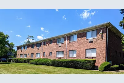91 South Clinton Avenue #7B, Bay Shore, NY 11706 - Photo 1