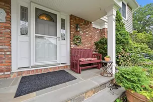23 Maryetta Ct, Syosset, NY 11791 - Photo 3
