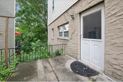 173 Bennett Avenue, Yonkers, NY 10701 - Photo 25