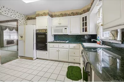 173 Bennett Avenue, Yonkers, NY 10701 - Photo 33