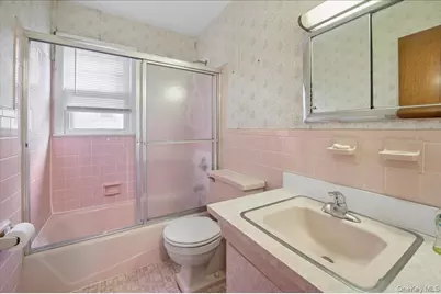 173 Bennett Avenue, Yonkers, NY 10701 - Photo 17