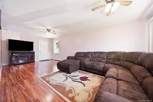 37 Gun Ln, Levittown, NY 11756 - Photo 9