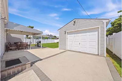 37 Gun Lane, Levittown, NY 11756 - Photo 7