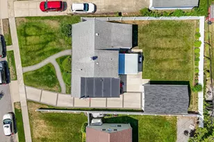 37 Gun Ln, Levittown, NY 11756 - Photo 21