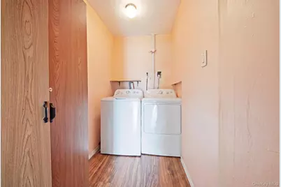 37 Gun Lane, Levittown, NY 11756 - Photo 15