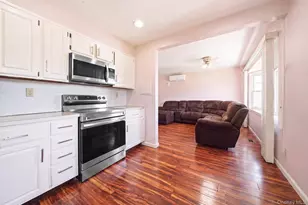 37 Gun Ln, Levittown, NY 11756 - Photo 11