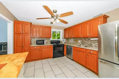 9 Hamlin Avenue, West Babylon, NY 11704 - Photo 15