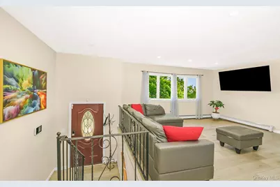 9 Hamlin Avenue, West Babylon, NY 11704 - Photo 5