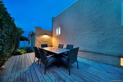327 Wynsum Avenue, Merrick, NY 11566 - Photo 5