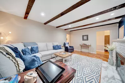 327 Wynsum Avenue, Merrick, NY 11566 - Photo 9