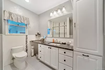 327 Wynsum Avenue, Merrick, NY 11566 - Photo 29