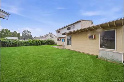 161 Duckpond Drive N, Wantagh, NY 11793 - Photo 29