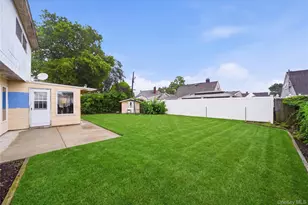 161 Duckpond Dr N, Wantagh, NY 11793 - Photo 27
