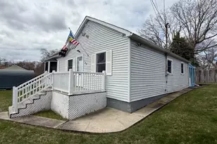 128 Maywood Dr, Mastic Beach, NY 11951 - Photo 7