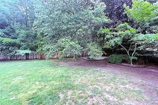 523 Hellwig Ln, West Islip, NY 11795 - Photo 29